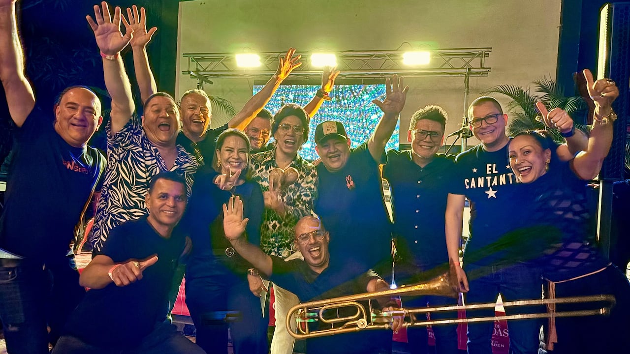 Cada encuentro consolida una comunidad salsera que crece con el voz a voz.