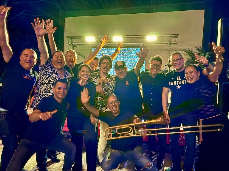 Cada encuentro consolida una comunidad salsera que crece con el voz a voz.