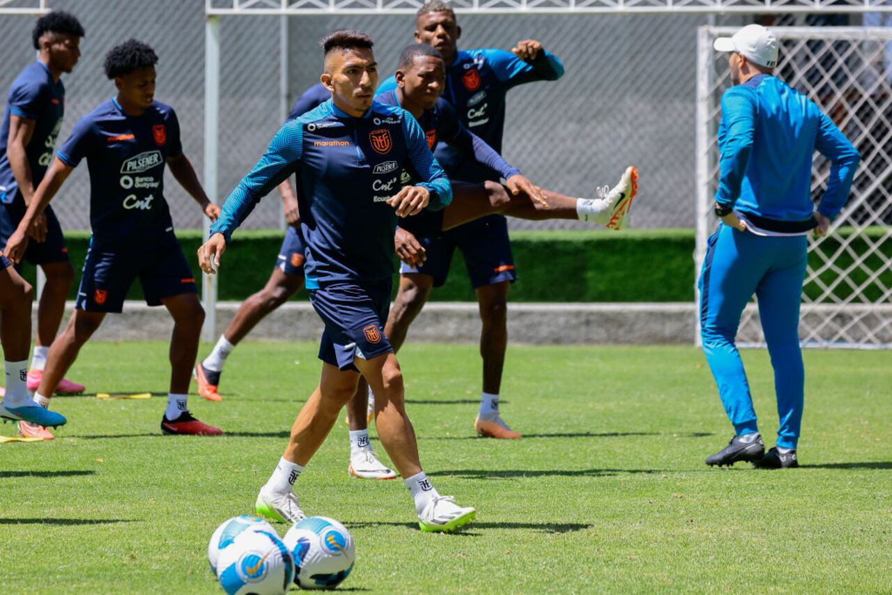 QUITO, ECUADOR - SEPTEMBER 11: Angel Mena of Ecuador warms up during a training session at the Ecuador national team headquarters on September 11, 2023 in Quito, Ecuador. (Photo by Franklin Jacome/Agencia Press South/Getty Images)