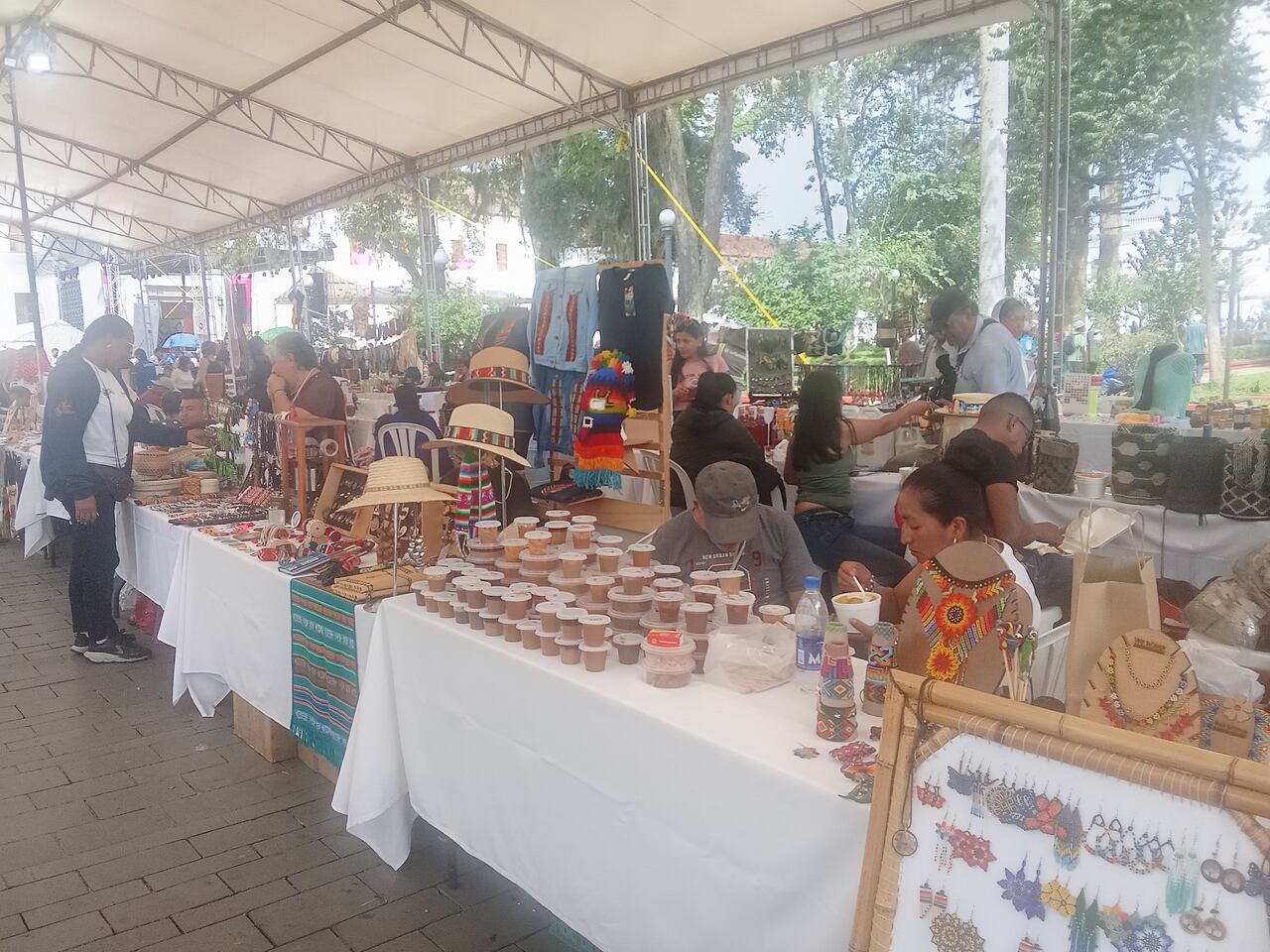 Expovivir 2025 es un evento indígena, respaldo por varias entidades del gobierno nacional, buscando fortalecer la gastronomía y la cultura de los pueblos ancestrales del Cauca.