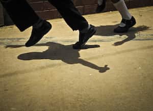 Hace un mes la estación de Policía de Toribío, en el Cauca, fue hostigada con disparos de fusil realizados por presuntos disidentes de las Farc. Treinta días después, el ambiente en el municipio es tenso y los pobladores piden que esta localidad no sea blanco otra vez de los grupos armados ilegales.