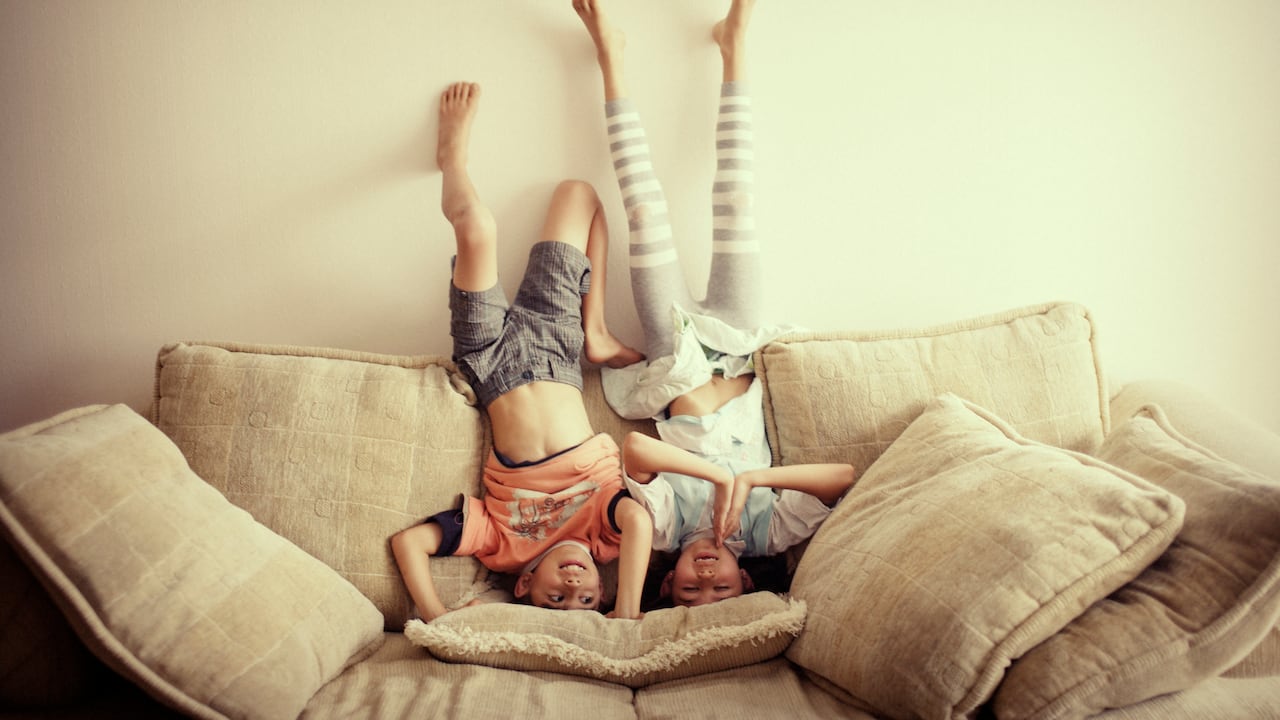 Los investigadores han analizado datos extensos para responder a una pregunta de larga data: ¿El hermano mayor es realmente más inteligente?