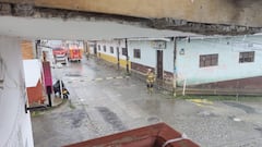 Con maquinaria de rescate y ambulancia, seis unidades de socorro trabajan en la zona afectada.
