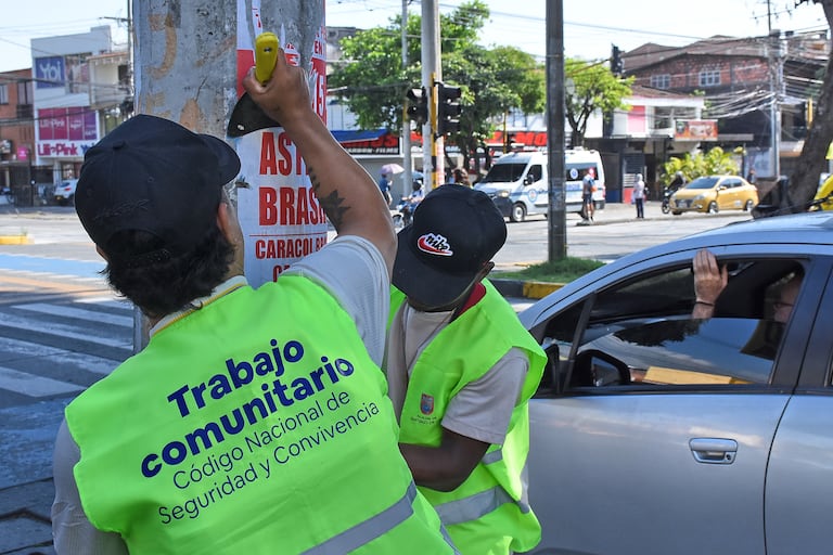 Trabajo comunitario, la alternativa para pagar multas del Código de Policía en Cali