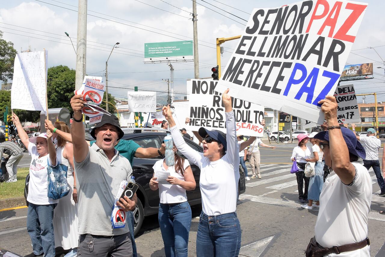 Plantón vecinos carpa la 66