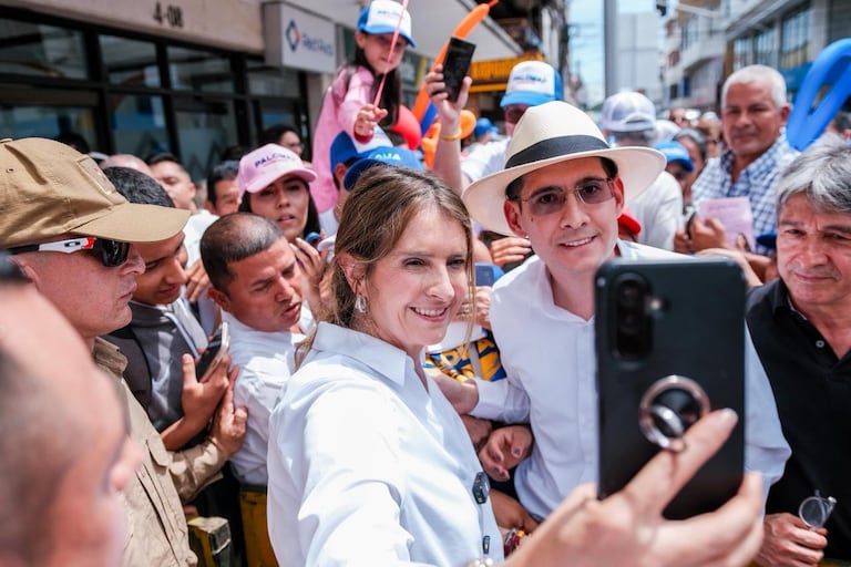 Simpatizantes acompañaron la jornada política liderada por Paloma Valencia en el municipio de Cartago.