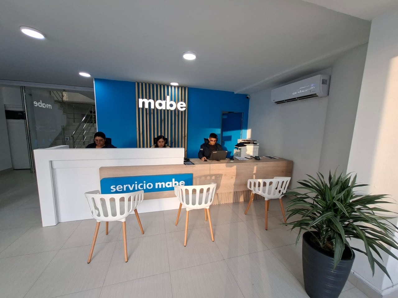 Mabe Colombia actualiza su centro de servicios.