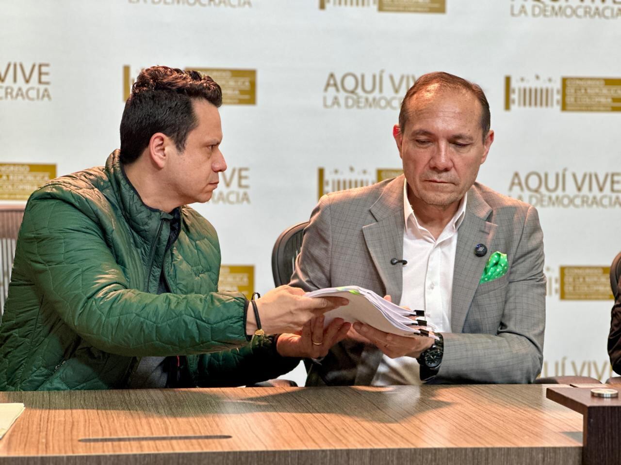 El Gobierno Nacional insiste en la consulta popular. La nueva propuesta incluye cuatro preguntas del sistema de salud.