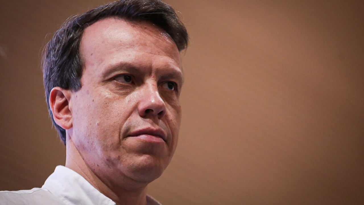 Leonardo Huerta es la fórmula vicepresidencial de Claudia López y se ha definido como un político de centro.