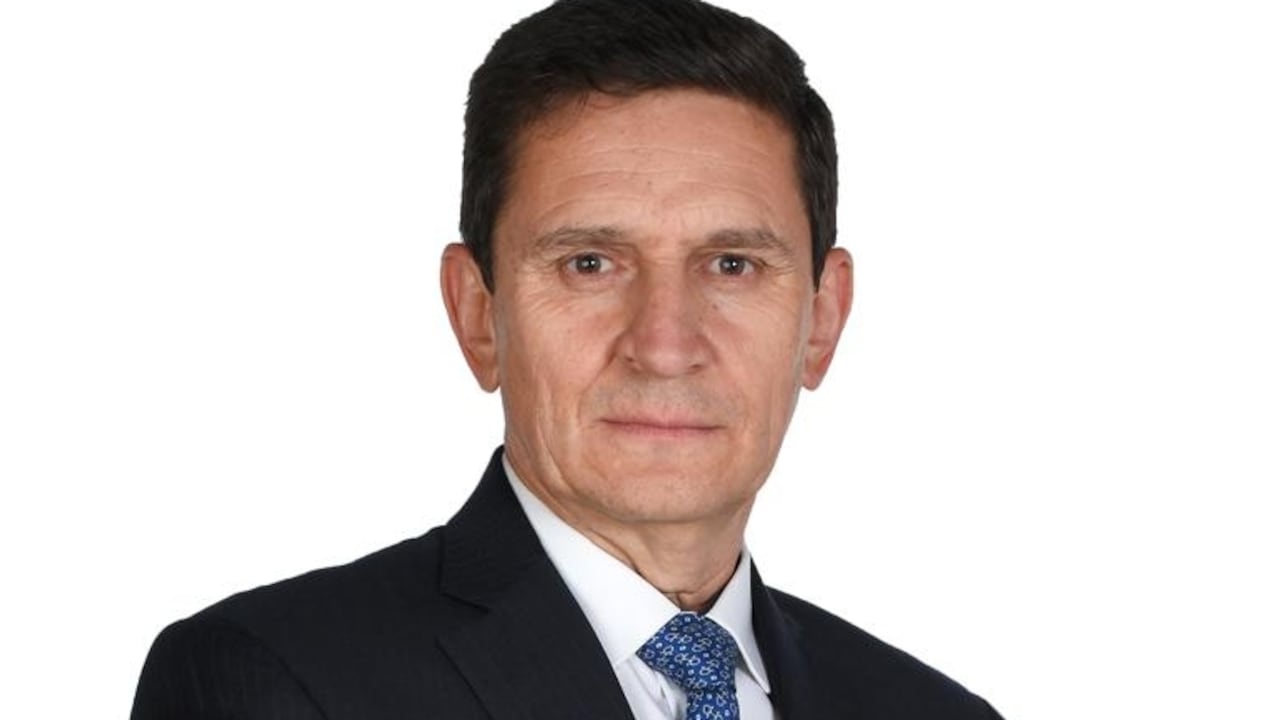 Hugo Casas Velásquez, es un oficial retirado de la Policía Nacional con más de treinta años de servicio y un profundo conocimiento de la realidad del suroccidente colombiano.
