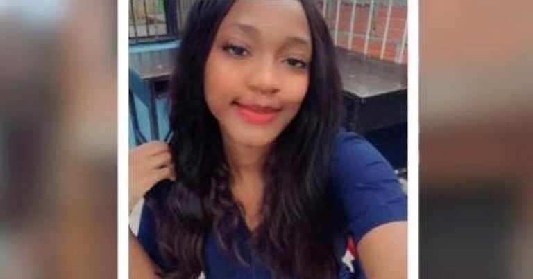 Según la información de periodistas de Antioquia, la joven había hablado por última vez con su familiar hacia las 3:00 de la tarde del miércoles, momento en el que le comentó que se encontraría con un amigo. Sin embargo, al pasar varias horas sin saber de ella, el hombre regresó a la casa y hacia las 9:20 de la noche descubrió la escena del crimen.