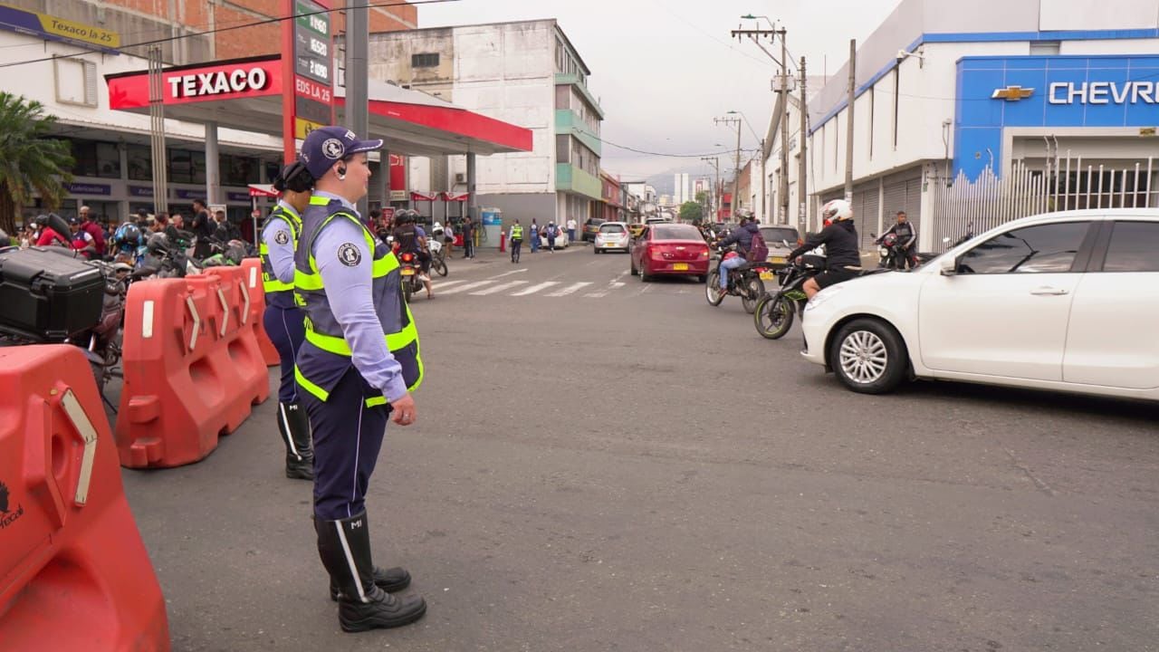 Secretaría de Movilidad cerrará la Calle 25 desde la Carrera 4, mientras se verifica espacio para el salsódromo de la Feria de Cali.