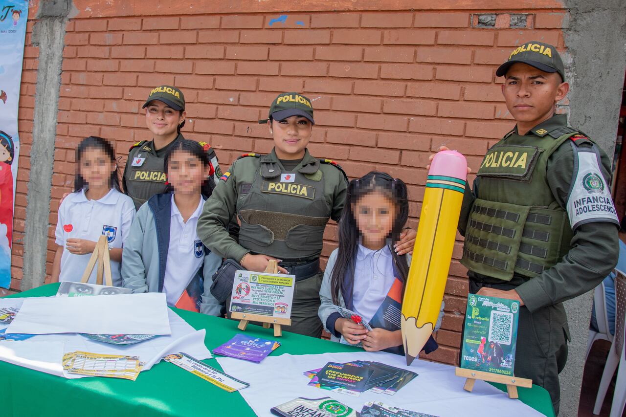 En Popayán, las autoridades locales se unieron a las jornadas pedagógicas que buscan sensibilizar a las comunidades sobre los riesgos del reclutamiento forzado y la importancia de proteger los derechos de la niñez.