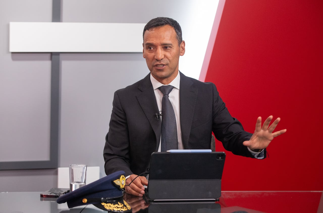 Semana Noticias, Pedro Sánchez ministro de Defensa