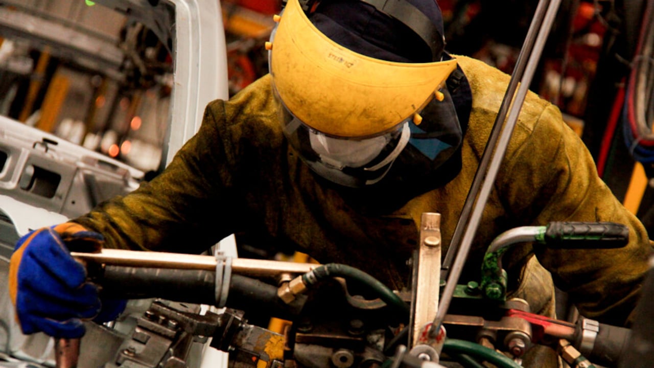 La economía colombiana terminará el año con crecimiento. Sin embargo, sectores de la industria no han logrado un repunte sostenido de su producción y sus ventas.