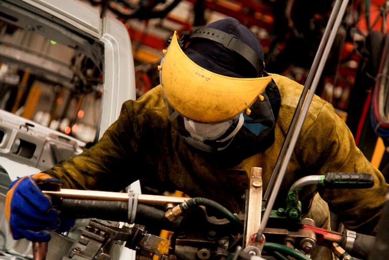 La economía colombiana terminará el año con crecimiento. Sin embargo, sectores de la industria no han logrado un repunte sostenido de su producción y sus ventas.