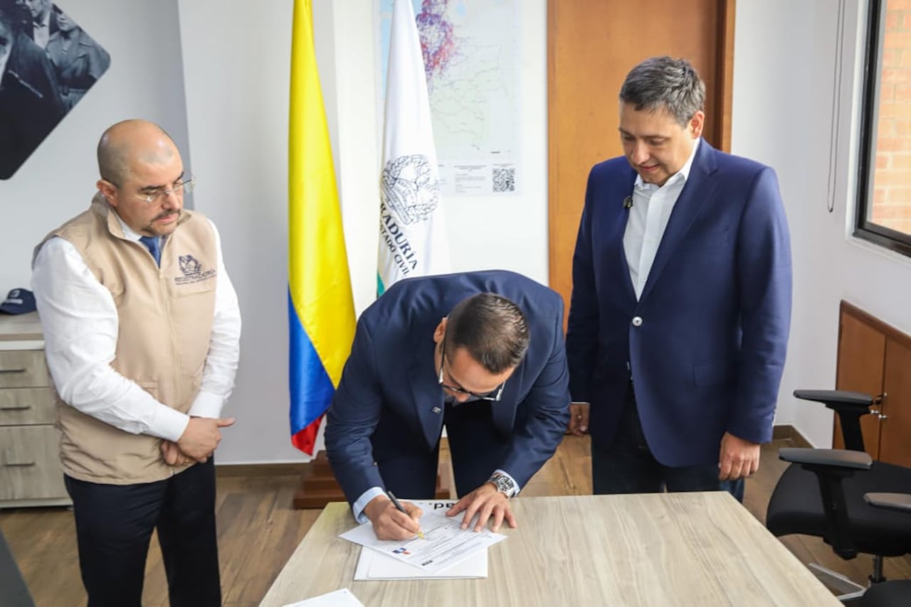 Lizcano hizo el cambio luego de que Reyes renunciara a su cargo.