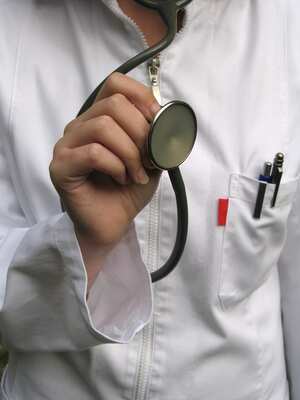 La entidad departamental indaga tres casos de estafa a médicos en Cali.