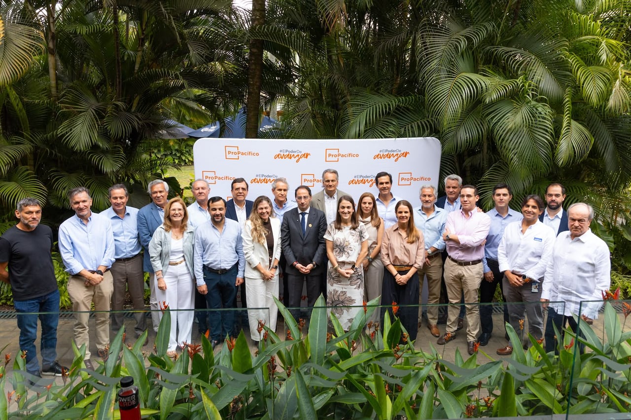 La conectividad de Buenaventura y el proyecto del tren de cercanías estuvieron entre los temas abordados en la reunión.