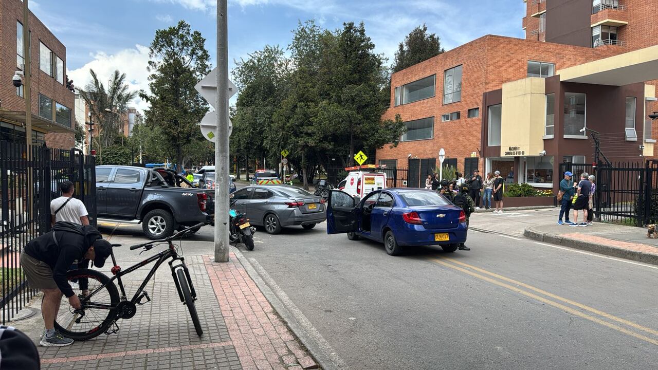 En medio de los hechos se registraron tres soldados heridos.