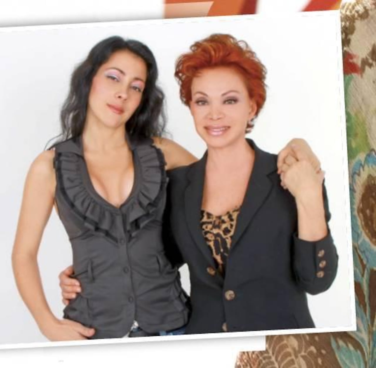 Ivana es la hija de Paloma, compone, canta con ella, y es su coach de voz.