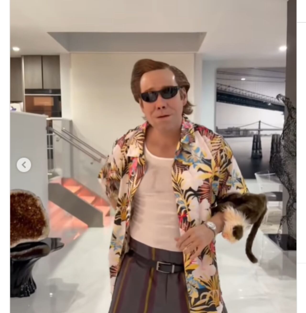 Romeo Santos sorprendió a sus seguidores con el disfraz de un icónico personaje del cine.