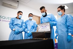 Segundo de izquierda a derecha: Julián Arias Quintero, subdirector Técnico Forense de la Unidad de Búsqueda de Personas dadas por Desaparecidas.