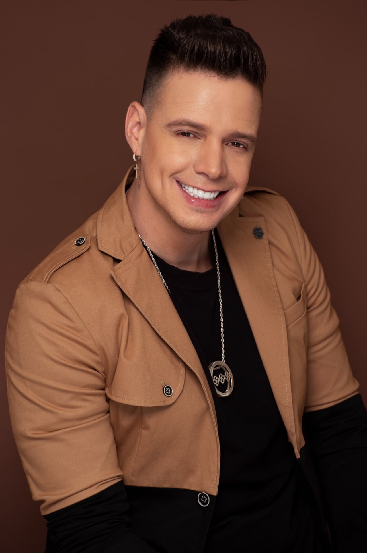 “Mis princesas saben que el papá es
actor. Que hago un personaje la de 6 (años) ya lo entendió, la de 13, también,
y la de año y medio, lo va a entender”.
marko pérez, actor, músico y creador de contenido.