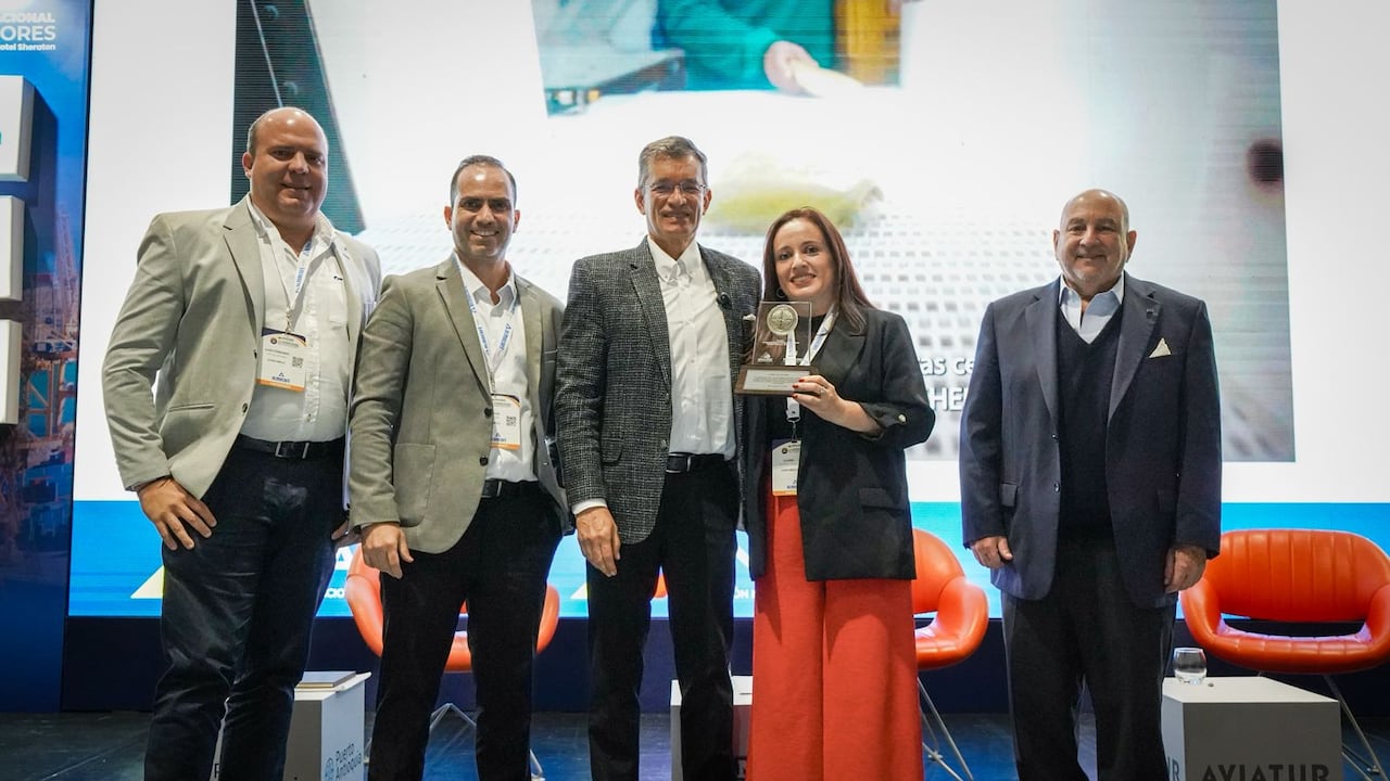 Varios empresarios del país fueron premiados por Analdex por su aporte al comercio exterior. Foto: Prensa Analdex.