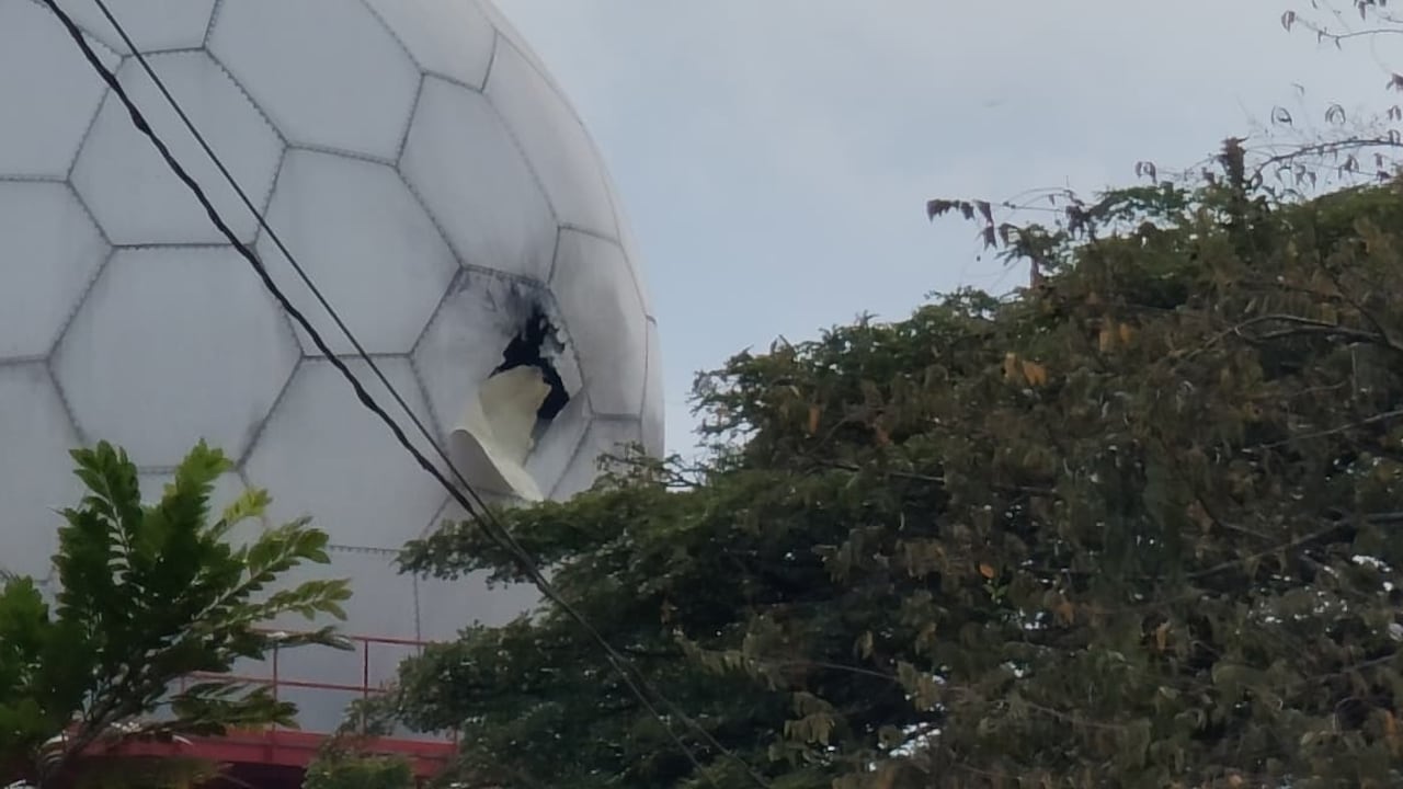 Un ataque con drones contra el radar de vigilancia aérea de la Aeronáutica Civil sacudió el corregimiento de El Carmelo, en el municipio de Candelaria, Valle del Cauca