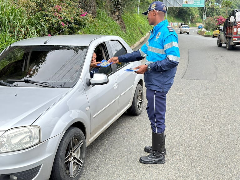 Inicia el plan piloto de pico y placa para el retorno a Cali este lunes festivo en el kilómetro 18.
