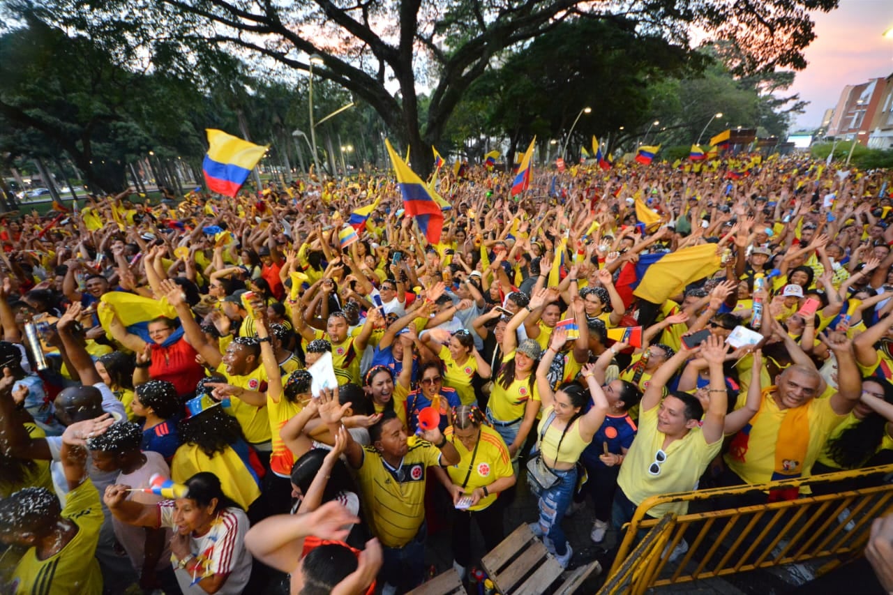 Esto es lo que se vive en el Bulevar del río con, con la final de la Copa América 2024 entre Colombia vs Argentina.