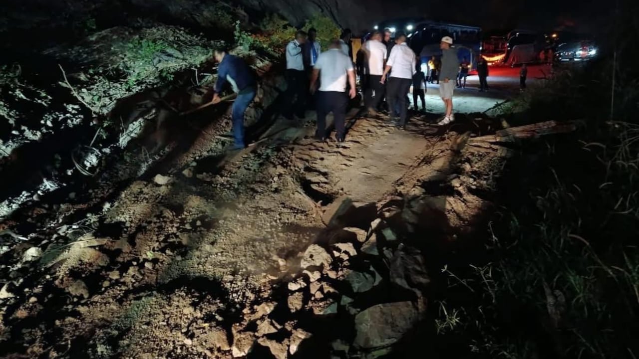 Las autoridades recomiendan a los viajeros evitar transitar por el sector y estar atentos a los canales oficiales, ya que esta es una noticia en desarrollo y podrían presentarse nuevos cierres o contingencias debido a la inestabilidad del terreno.