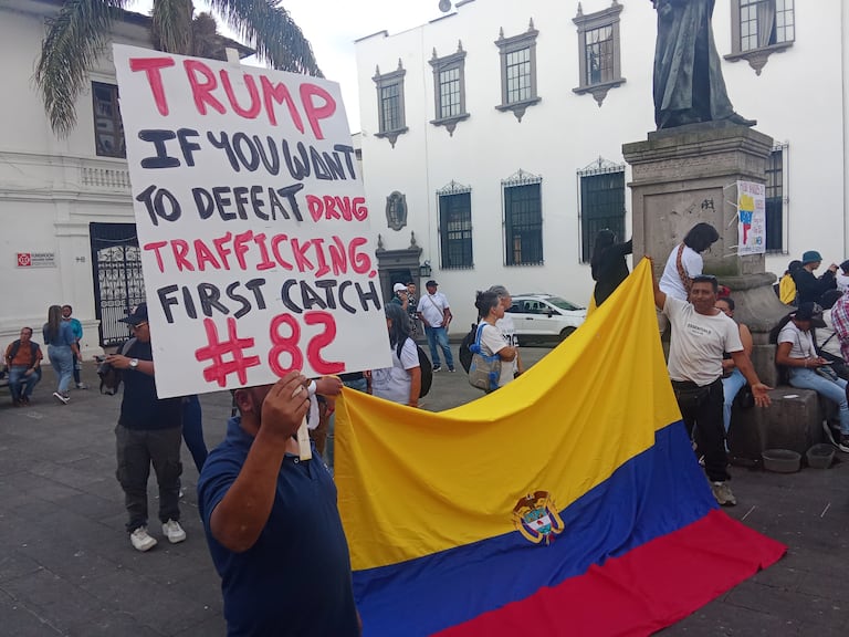 En la plazoleta San Francisco de Popayán se adelantó la protesta de los movimientos sociales, alternativos y populares ante la amenaza de Donald Trump de adelantar una posible intervención en Colombia.