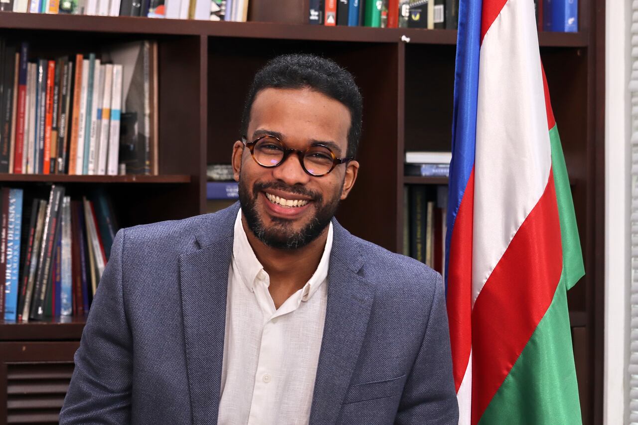 John Quinchua Director de }Hacienda de Cali