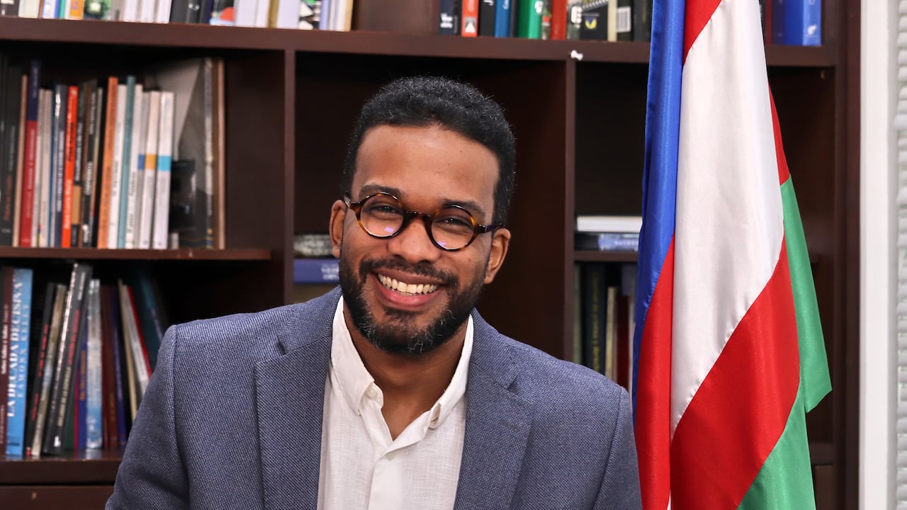 John Quinchua Director de }Hacienda de Cali