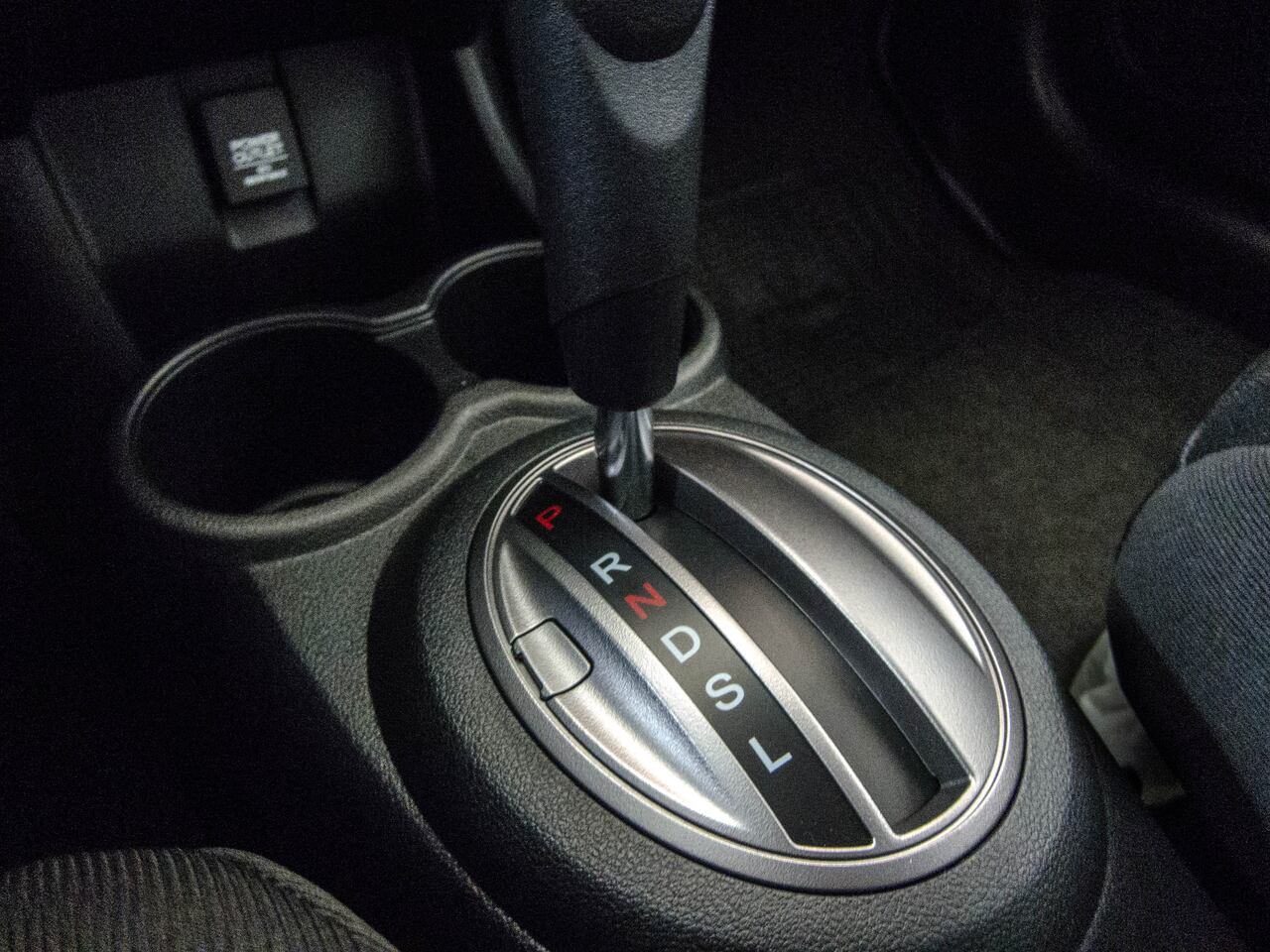 Este gesto aparentemente inofensivo puede tener consecuencias potencialmente costosas y peligrosas.