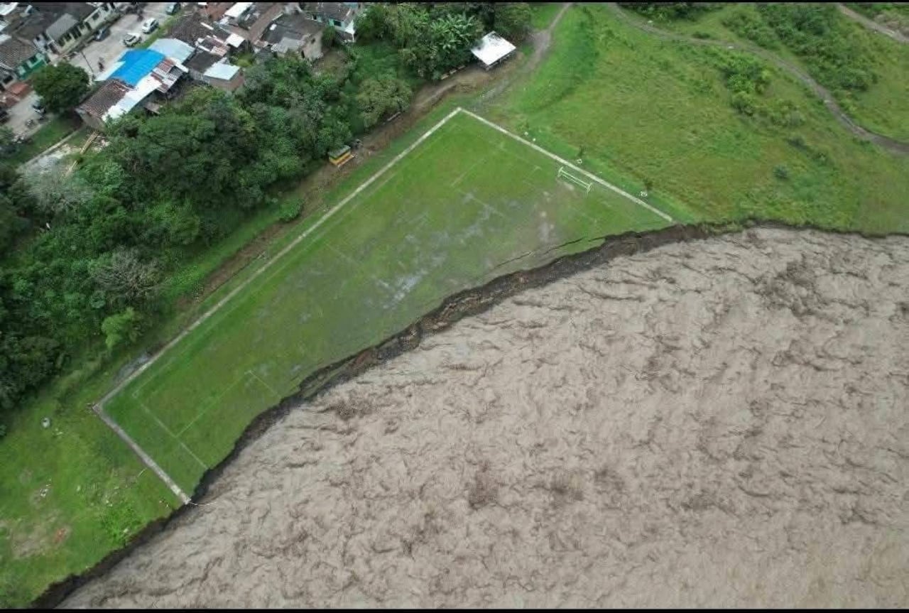 Así quedó la chancha municipal de Páez-Belalcázar tras la avalancha. Este fue uno de los cuatro espacios públicos afectados por esta emergencia.