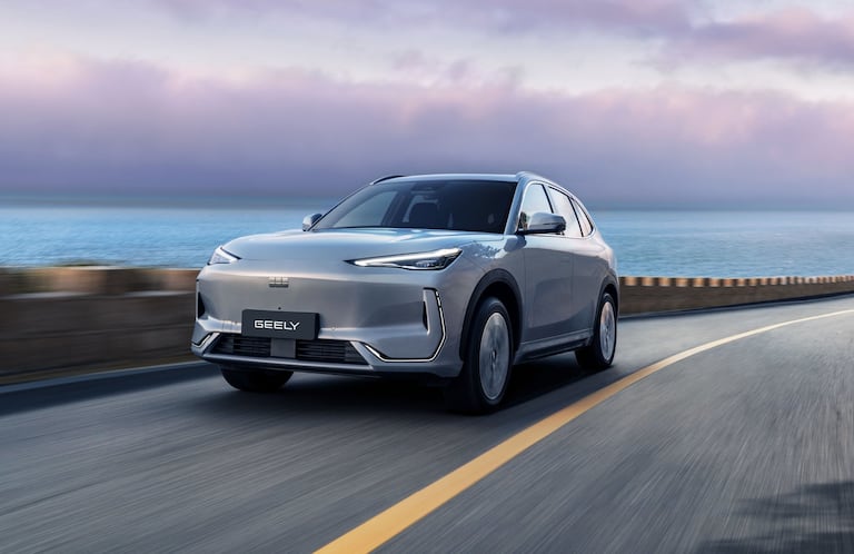 Las ventas de vehículos eléctricos e híbridos en Colombia crecieron más del 90% en el primer trimestre de 2026, impulsadas por menores costos y beneficios tributarios.