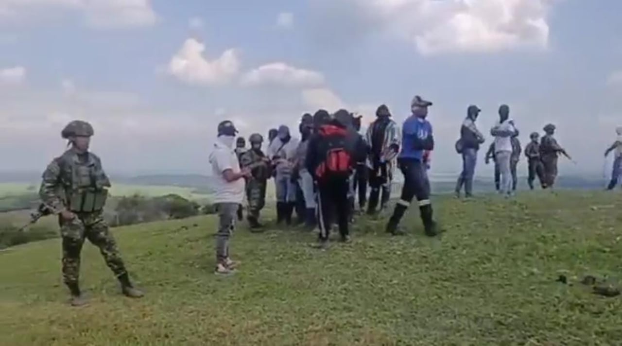 Los invasores estaban con sus rostros cubiertos.