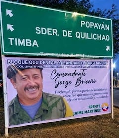 Pancartas atribuidas a las disidencias de las Farc fueron instaladas en inmediaciones del puente Galíndez, sobre la vía Panamericana.