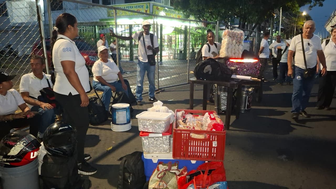 Protesta de vendedores en el estadio Pascual Guerrero.