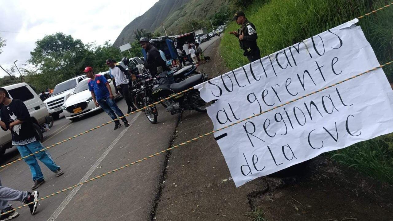 Cerrado el paso entre Dagüa y Loboguerrero por la comunidad.
