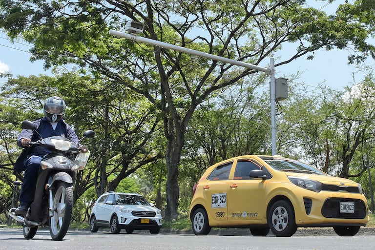 La Secretaría de Movilidad está pidiendo autorización para poder instalar 40 nuevas cámaras de fotodetección. Se espera que al menos el 50% de ellas queden funcionando en el 2024.