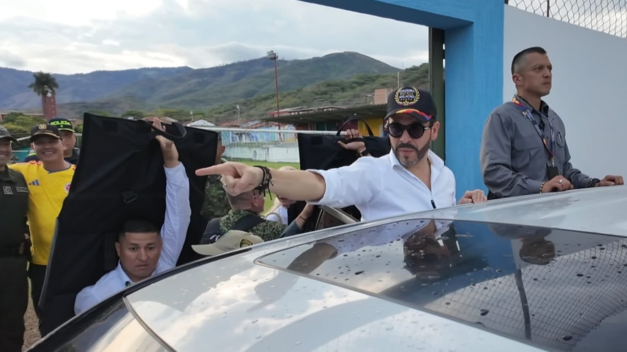 El presidente Abelardo De La Espriella recorrió zonas afectadas del Valle del Cauca tras el terremoto de magnitud 7,4 ocurrido el 10 de agosto.
