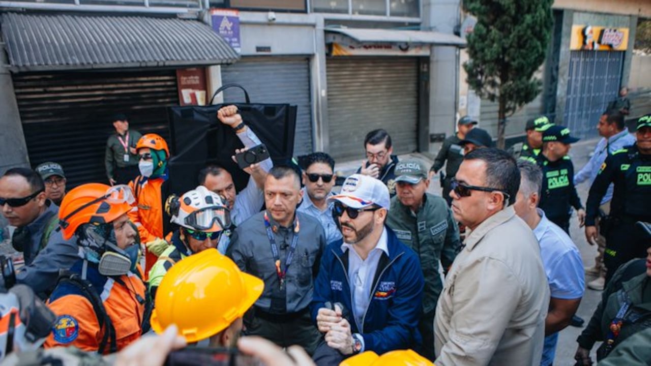 Recorrido de Abelardo De La Espriella por el Eje Cafetero tras emergencia por terremoto de 7,4.