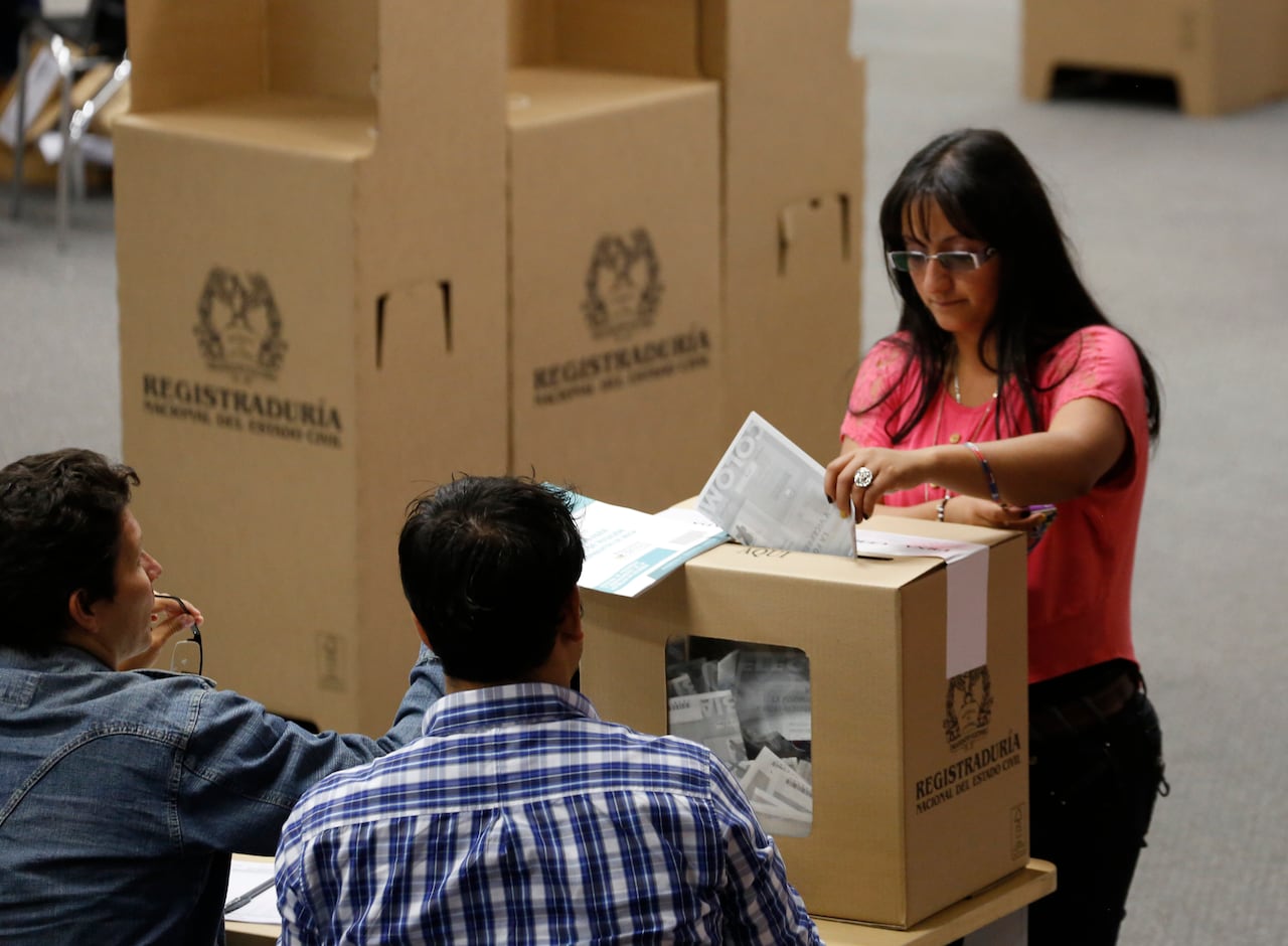 Las mujeres en Colombia pueden votar desde 1954 y fue el hito que abrió la puerta a la participación femenina en la política.