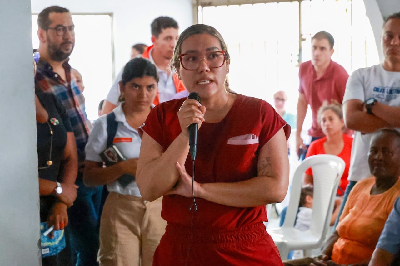 Líderes comunitarios expusieron sus principales problemáticas ante representantes de 12 dependencias distritales, en un ejercicio de diálogo directo que busca acelerar soluciones en la Comuna 14.