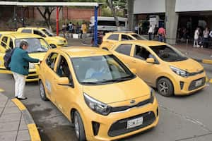 El Gremio de taxistas está a la espera de que se apruebe el decreto en el que se incrementa el valor de la tarifa de este servicio.
