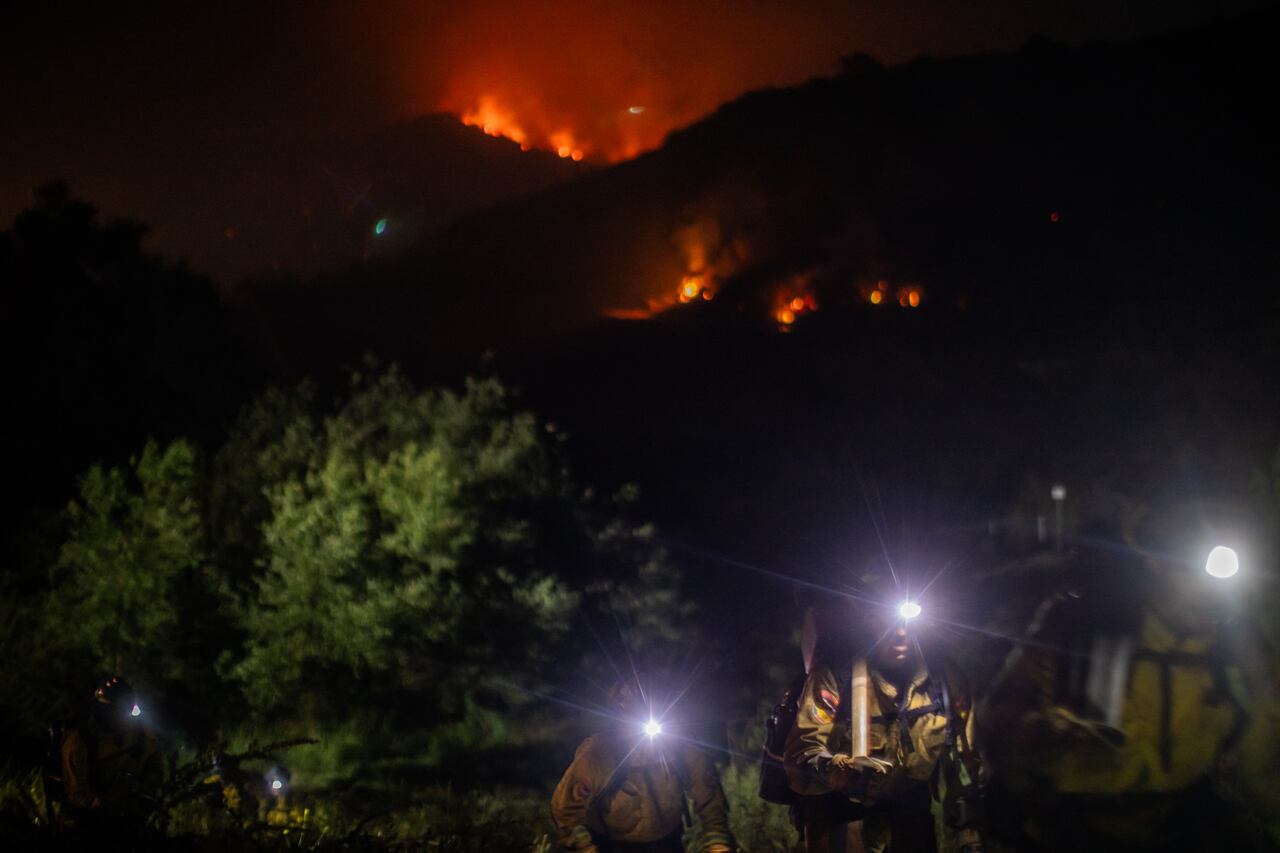 Varios habitantes tuvieron que ser evacuados para evitar una afectación mayor por las llamas.